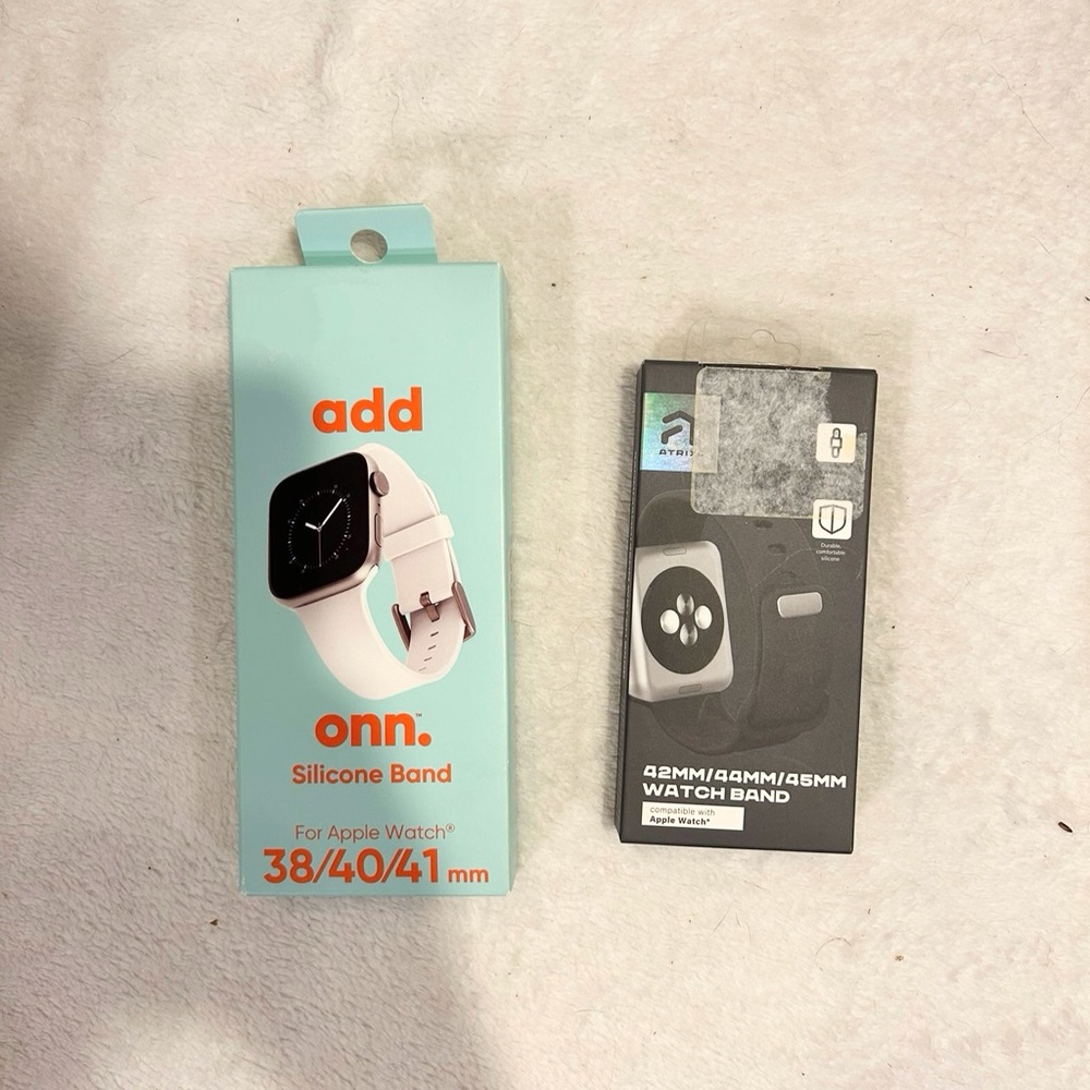 Bundle of White & Black Silicone Apple Watch Bands